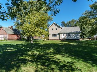 3253 52nd St, Center Point, IA 52213