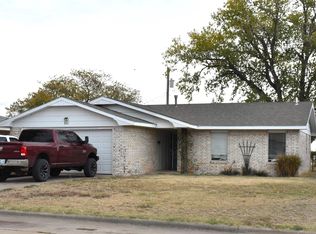 711 S 13th Ave, Fairview, OK 73737