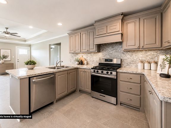 4th image of 1019 Lillian Michel Dr