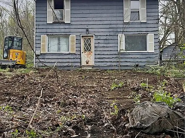 57 Yates St, Sandy Lake, PA 16145