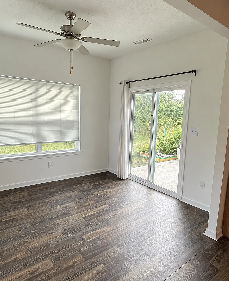 4 bed, 2.5 bath, 2964 sqft, $3,000 — Photo 2