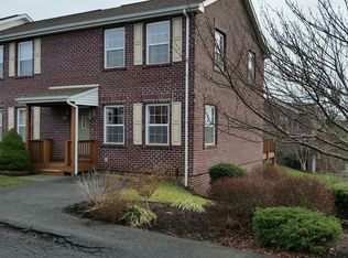 175 Hunters Ridge Ln NW, Christiansburg, VA 24073