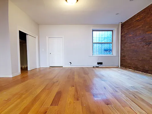 Rented by Rentall Group Inc | media 12