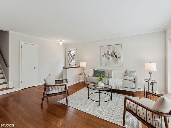 5th image of 415 Richmond Ave