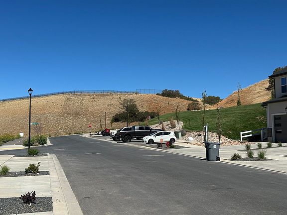 4th image of 5228 S Acacia Dr