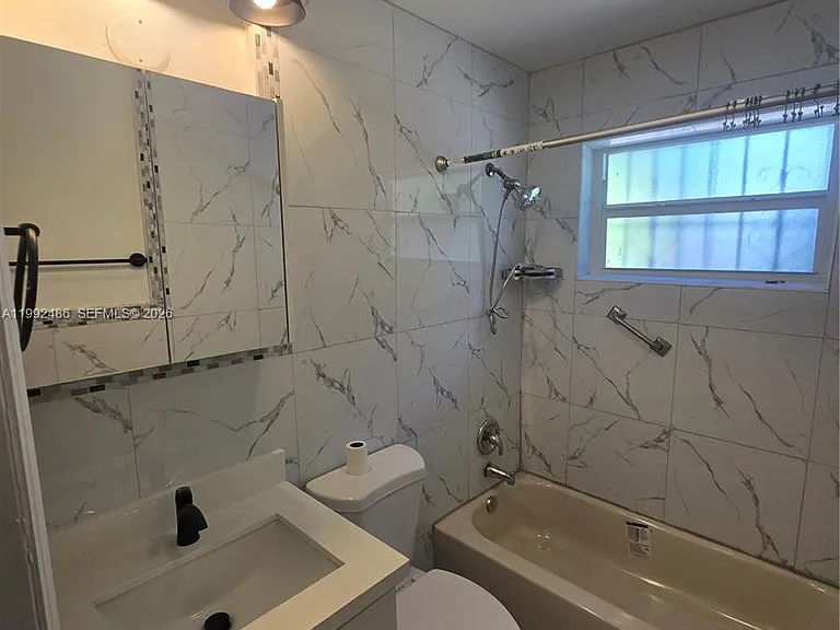 6231 NE 1st Ave #2 — Photo 5