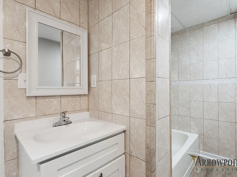33 Jordan St #1R — Photo 7