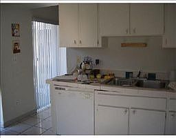 3rd image of 4719 Grove Point Dr