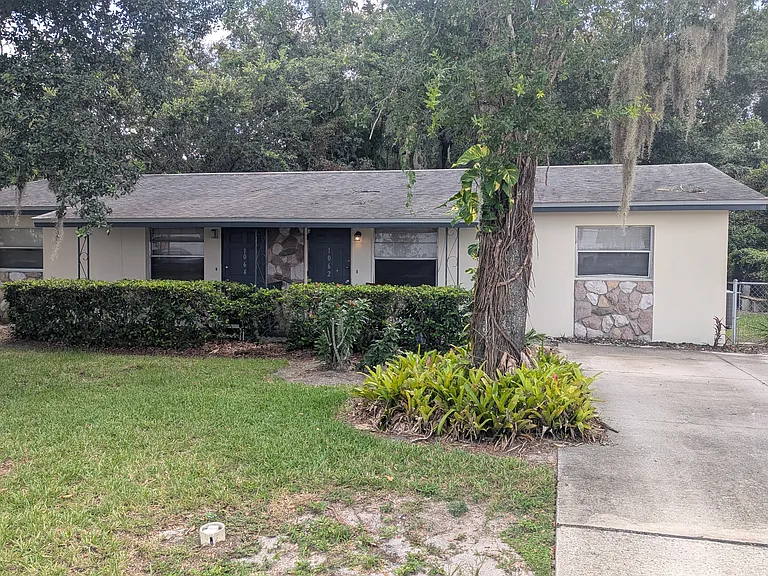 1062 Orienta Ave — Photo 1