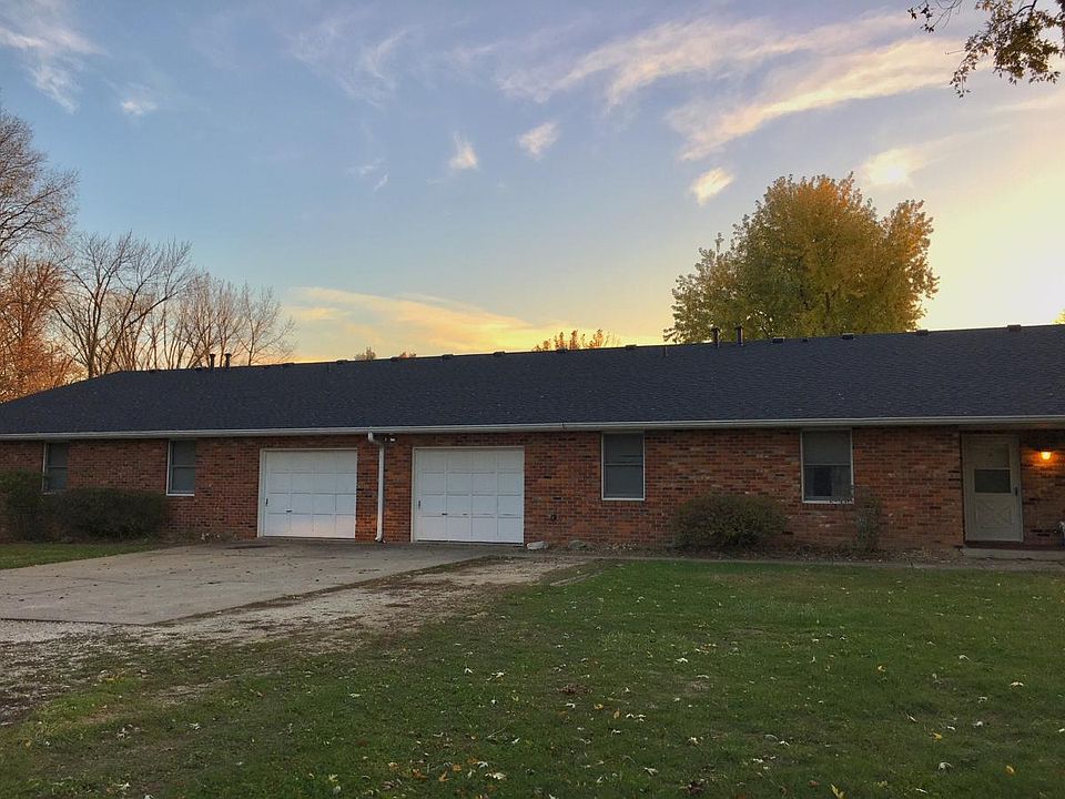113 Wood Court, Rear of building showing units 3 and 4
