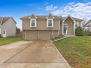 1829 SE 7th St, Lees Summit, MO 64063