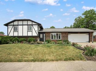 1023 Newpark Dr, Englewood, OH 45322