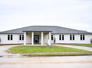 1104 W Evergreen Ave, Effingham, IL 62401
