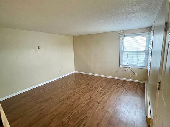 2nd image of 13 Harley St #6