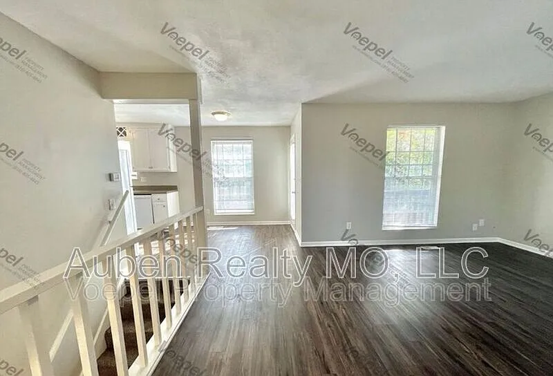2 bed, 2.0 bath, 872 sqft, $1,195 — Photo 2