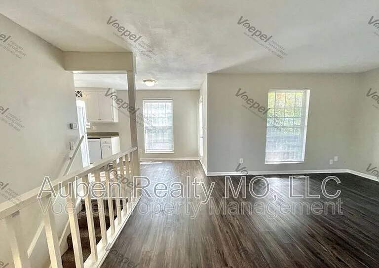 10113 E 67th St — Photo 2
