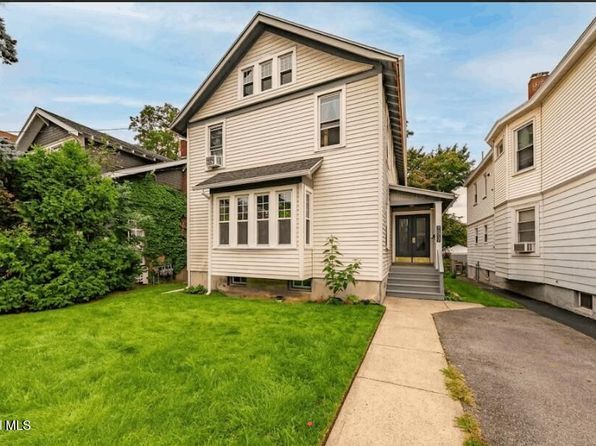 688 Myrtle Ave #1