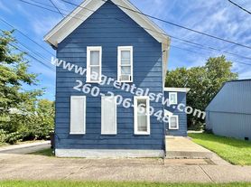 616 Mechanic St, A