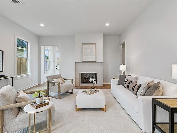 4th image of 1733 Vegas Dr