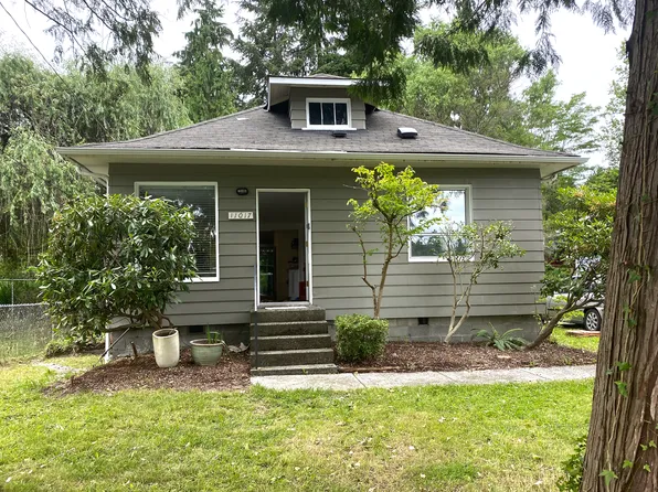 11017 31st Ave NE, Seattle, WA 98125