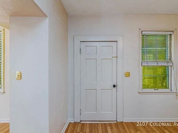4th image of 2407 Colonial Ave SW