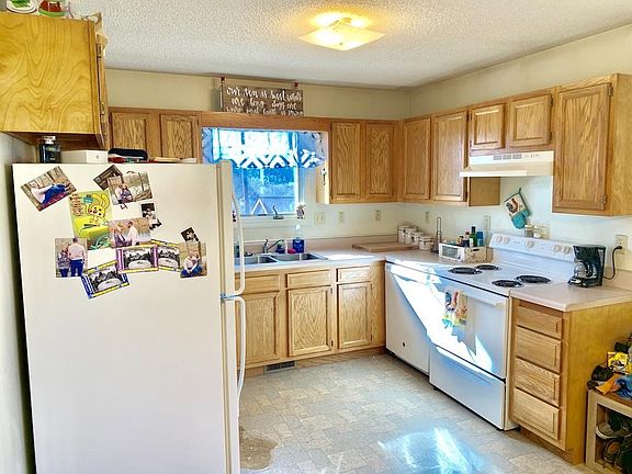 5th image of 357 Glen Ave