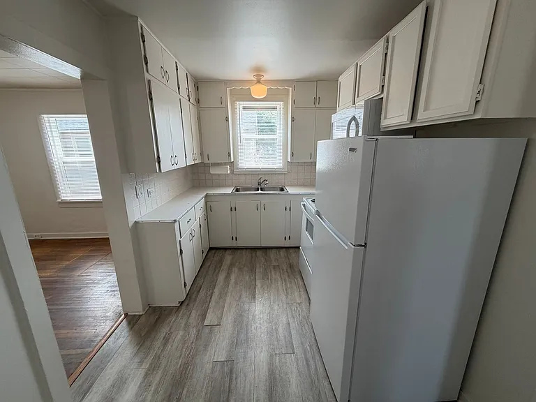 4611 N Adams St — Photo 10