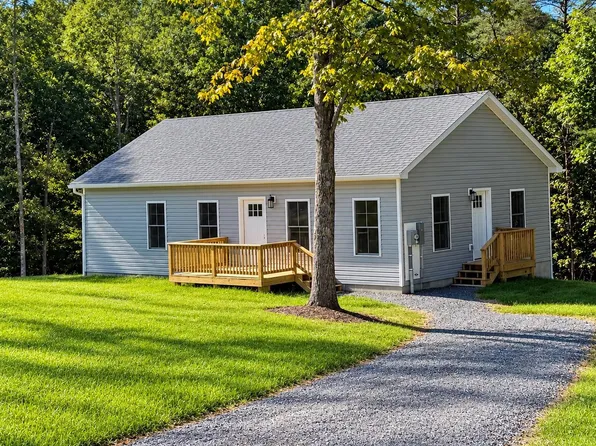 193 Young Ln, Berkeley Springs, WV 25411