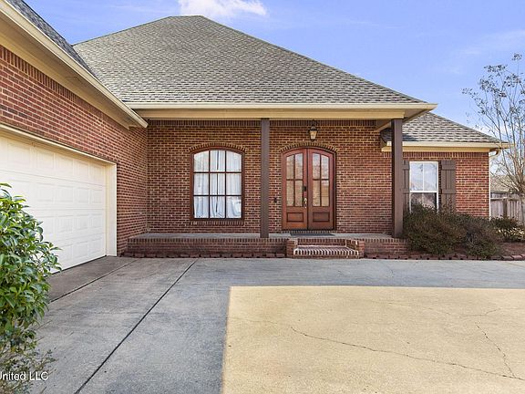 4th image of 716 Huntington Cv