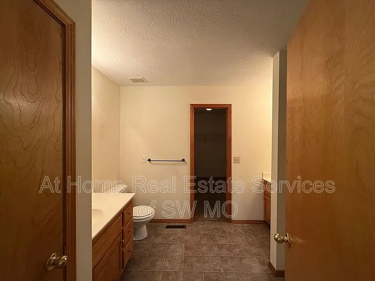 4215 W Madison St — Photo 5