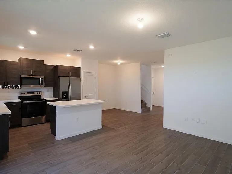 2411 SE 10th St #2411 — Photo 13