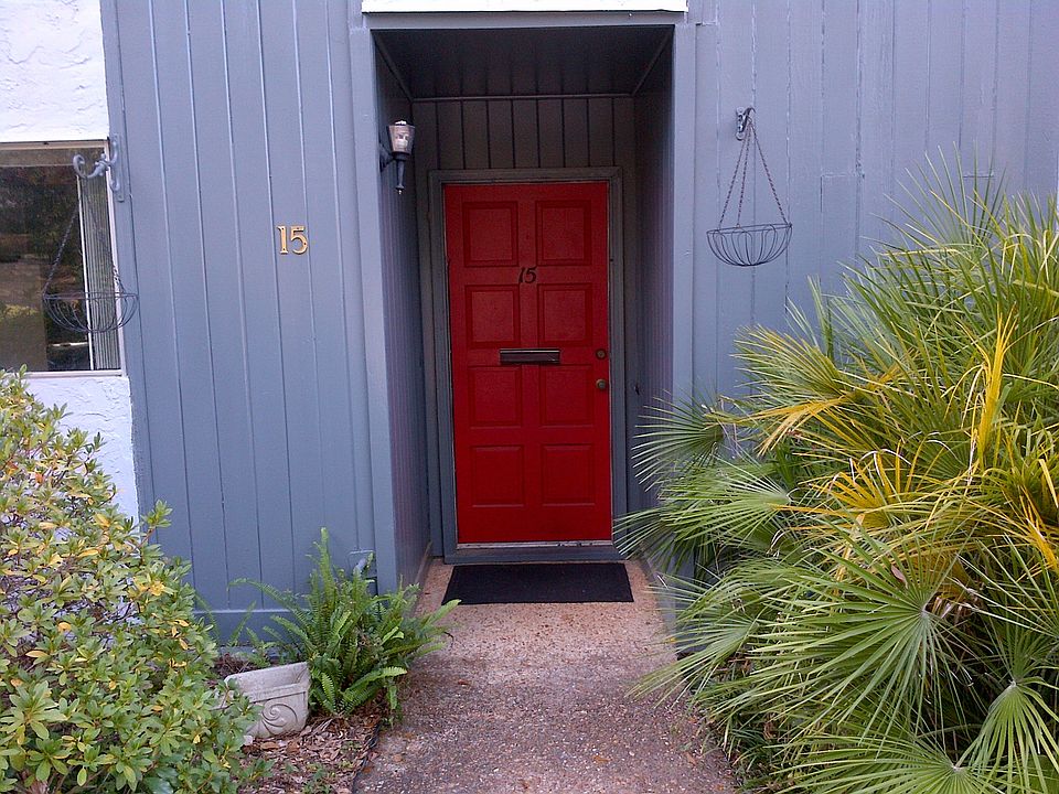 1st image of 2949 Shamrock St N APT 15