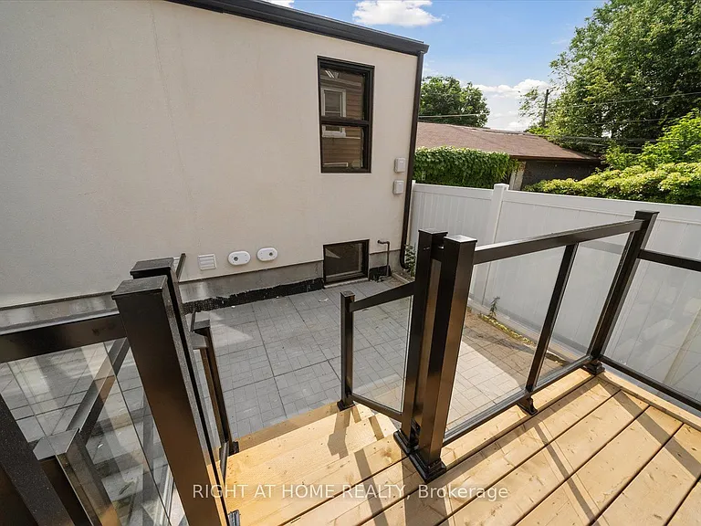 367 Howland Ave #2 — Photo 12