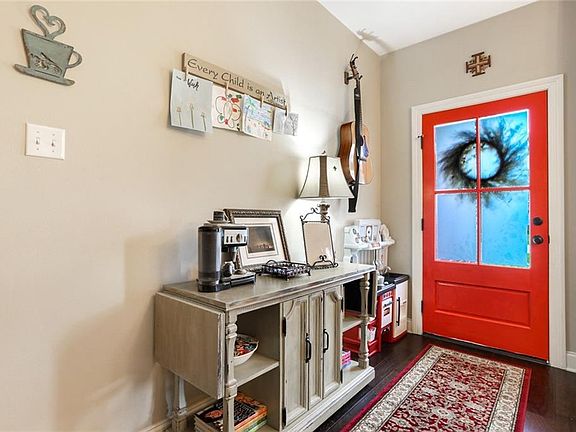 3rd image of 124 Mirabeau Pl