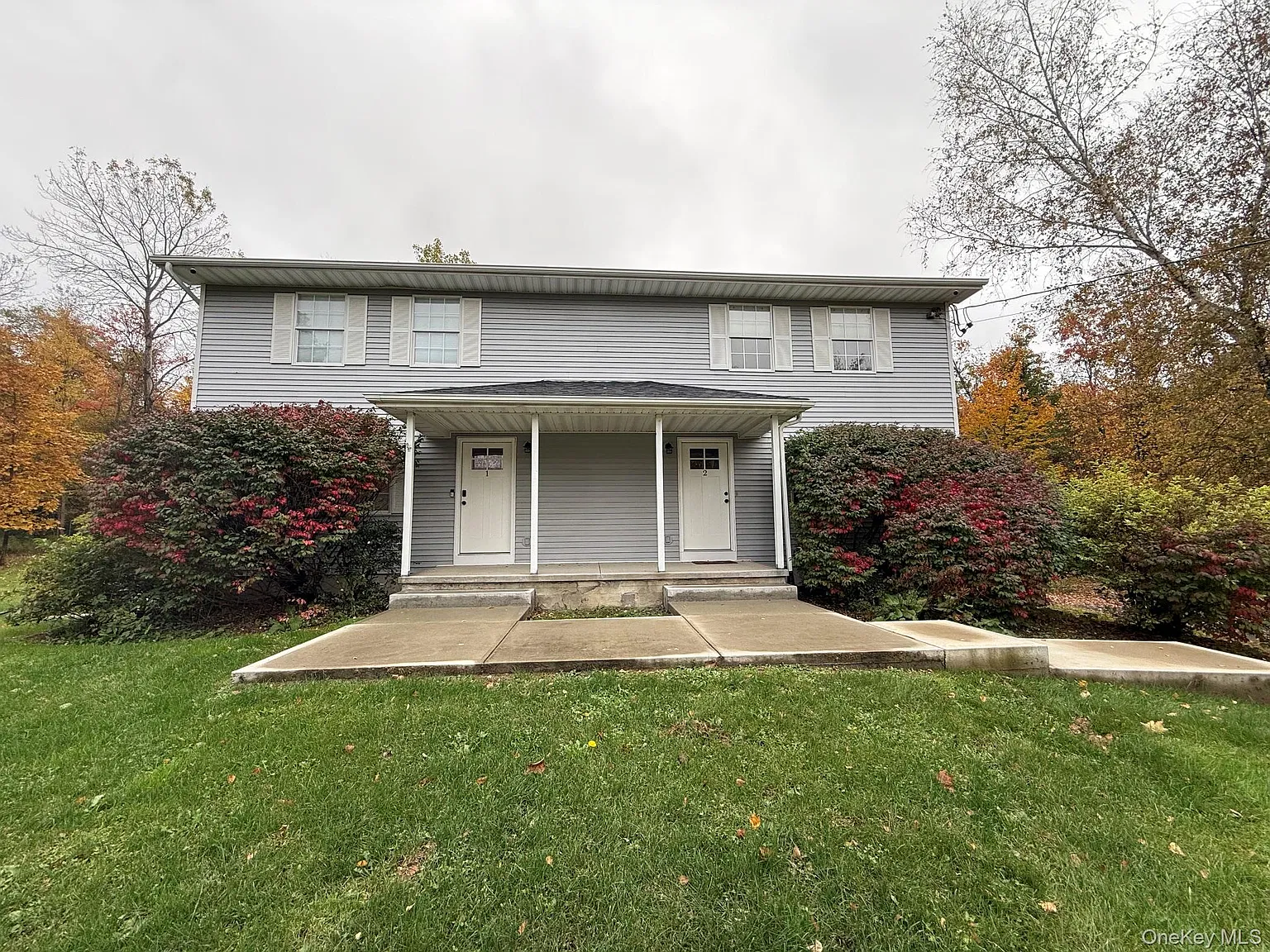 2 bed, 1.5 bath, 2208 sqft, $2,400 — Photo 1
