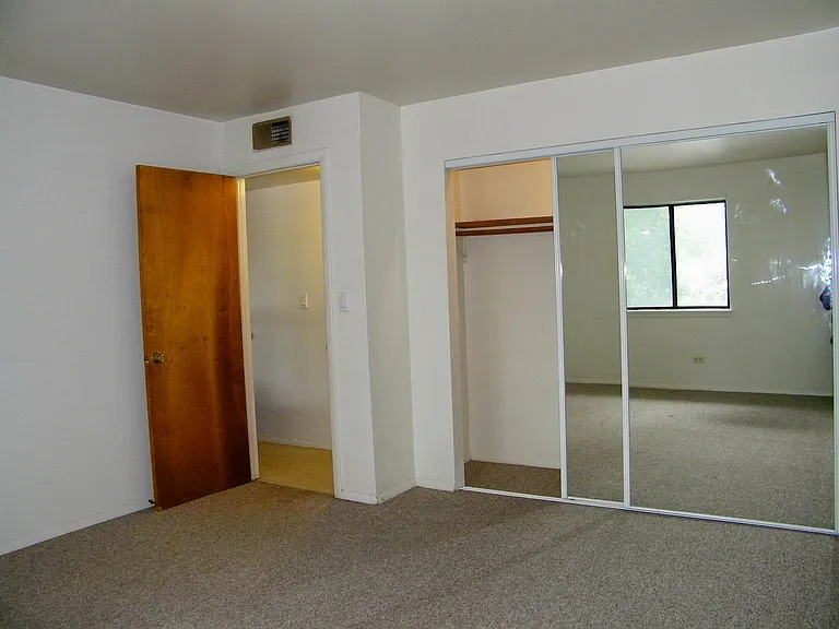 726 Grand Ave — Photo 10