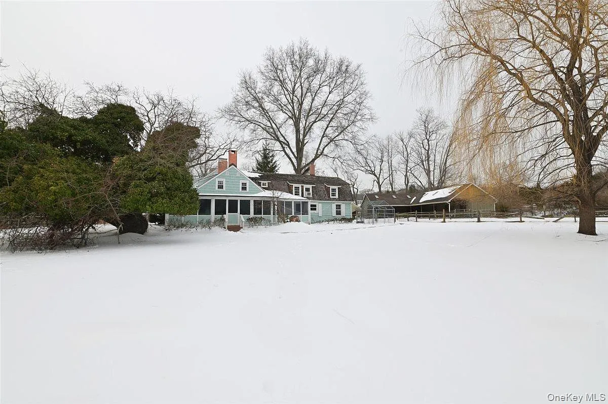 6 CALLAHAN Road photo 1