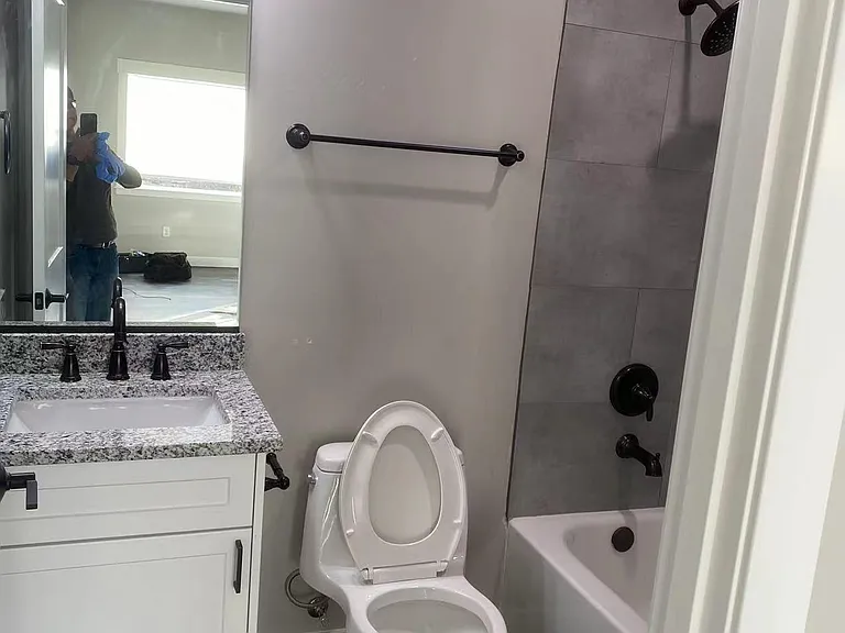 1556 W Creekside Dr — Photo 3