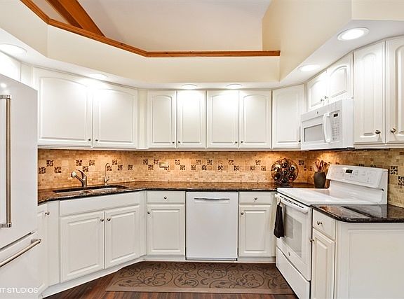 5th image of 25539 S Pinewood Ln