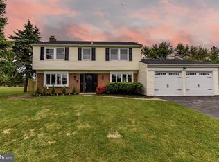 45 Triangle Ln, Willingboro, NJ 08046