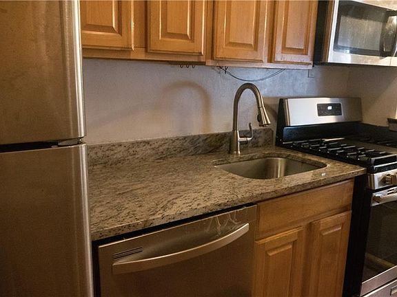 3rd image of 530 Riverdale Ave APT 2G