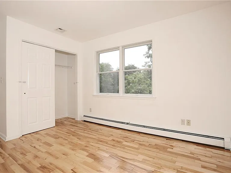 80 Old Quaker Hill Rd — Photo 11