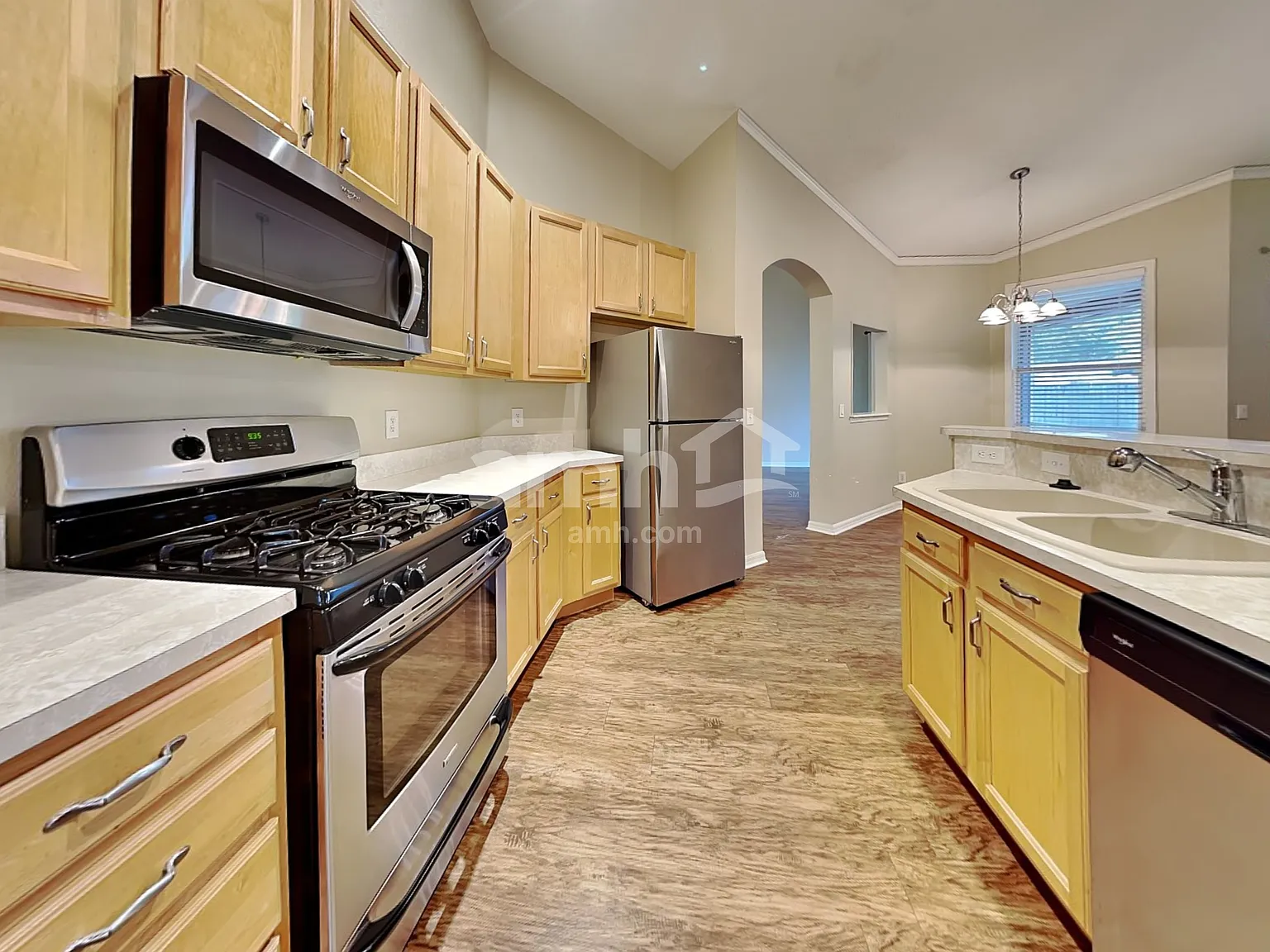 3 bed, 2.0 bath, 1852 sqft, $2,395 — Photo 3