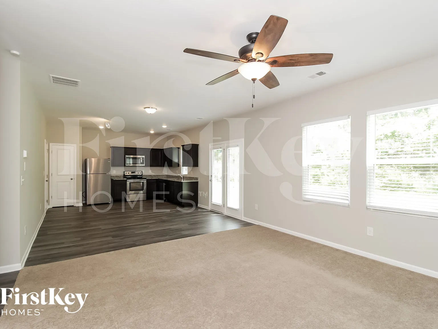 4 bed, 2.5 bath, 1986 sqft, $2,325 — Photo 3