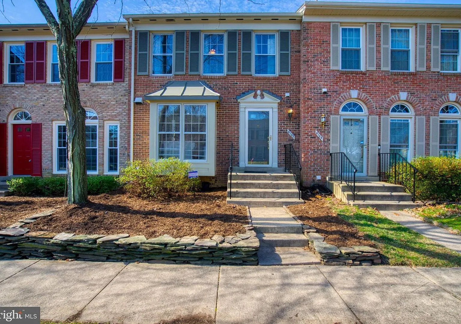 Alexandria - Beautiful Updated Townhouse In Kingstowne! — Photo 1