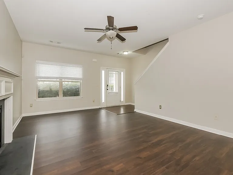 632 Stevens Pl — Photo 5