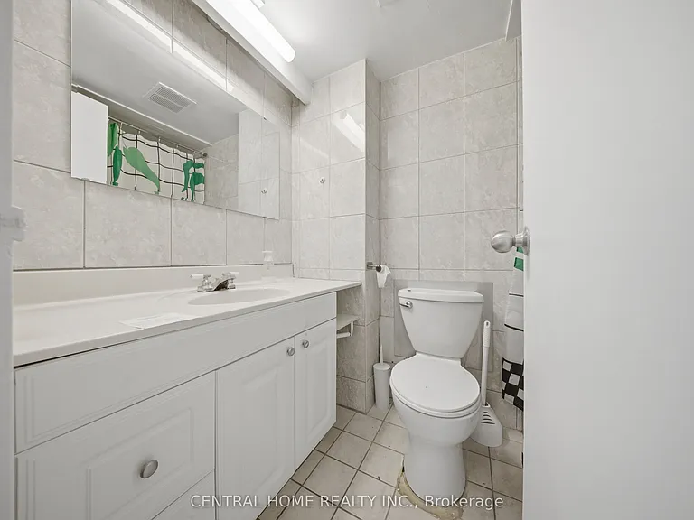 30 Gloucester St #1110 — Photo 5