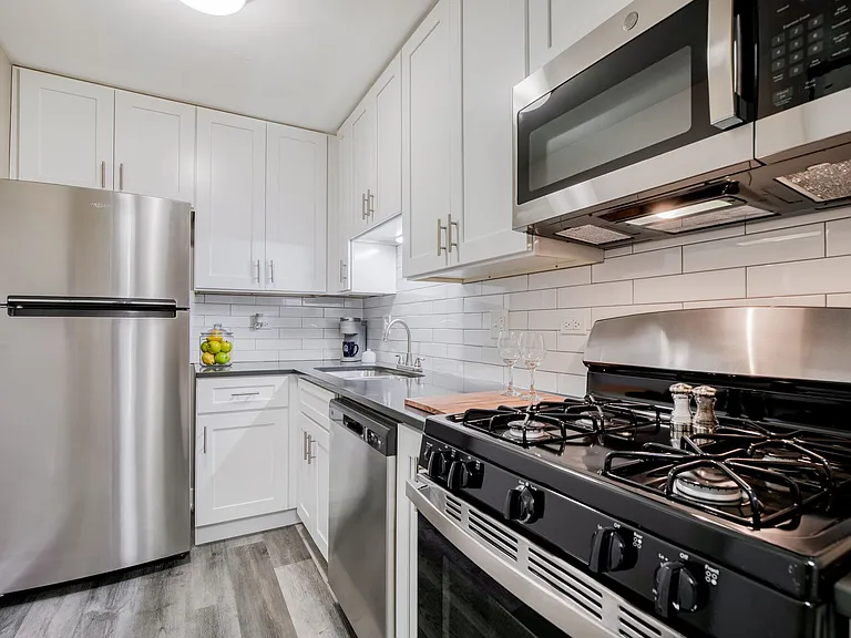 The Maynard at 5115 N Sheridan — Photo 15