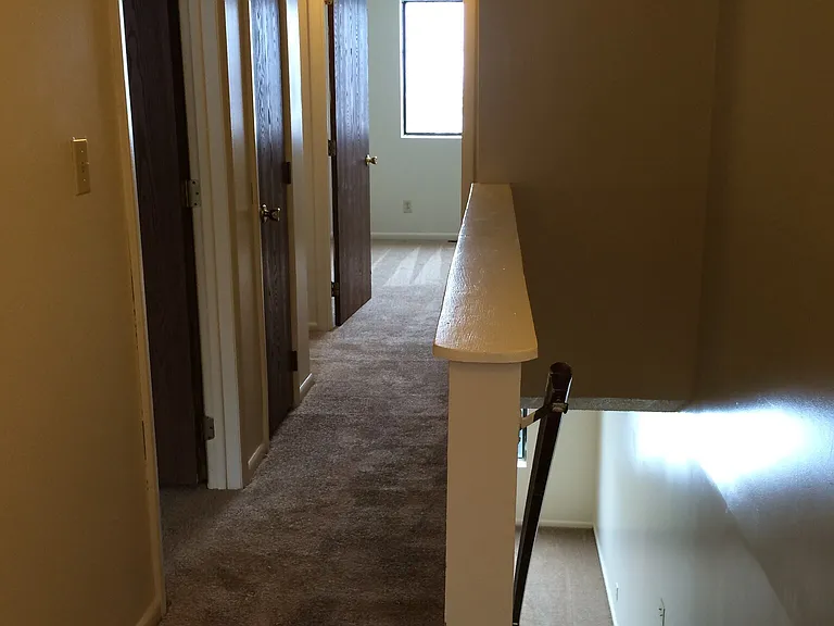 510-542 Hycliff Dr N — Photo 12