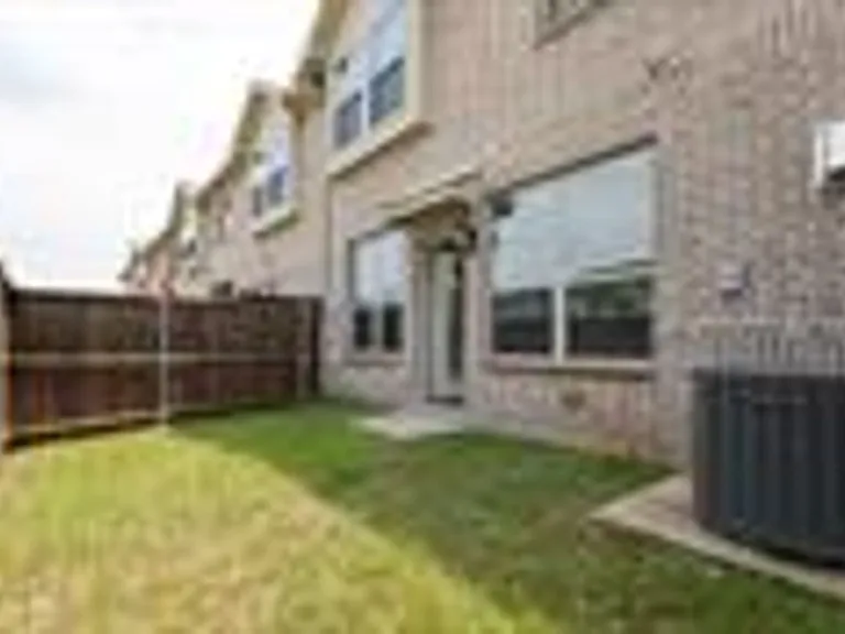 3009 Galveston St — Photo 2